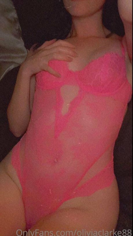 oliviaclarke88 actriz libre fotos