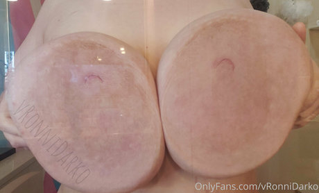 vronnidarko estrella porno galería