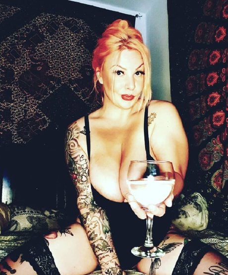 Ming naaa modelo adulto imagen