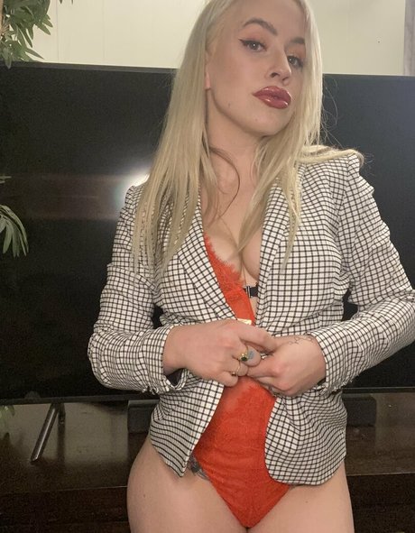 milfryleerae actriz atractiva imagen