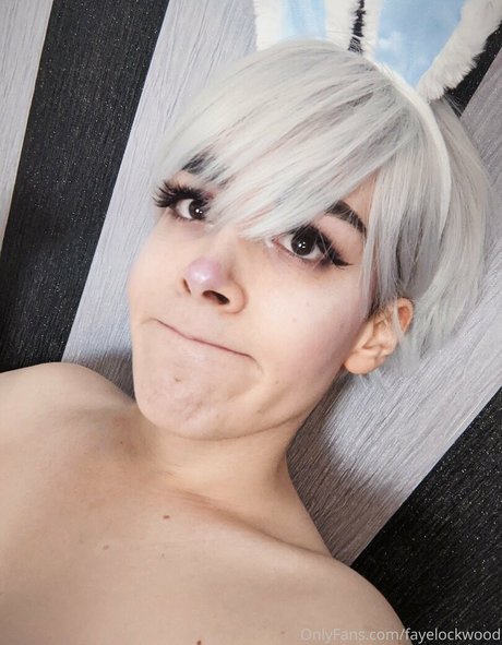 fayelockwood estrella atractiva foto