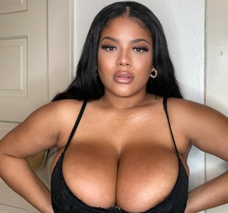 Gabrielle Logan actriz de desnudos galería