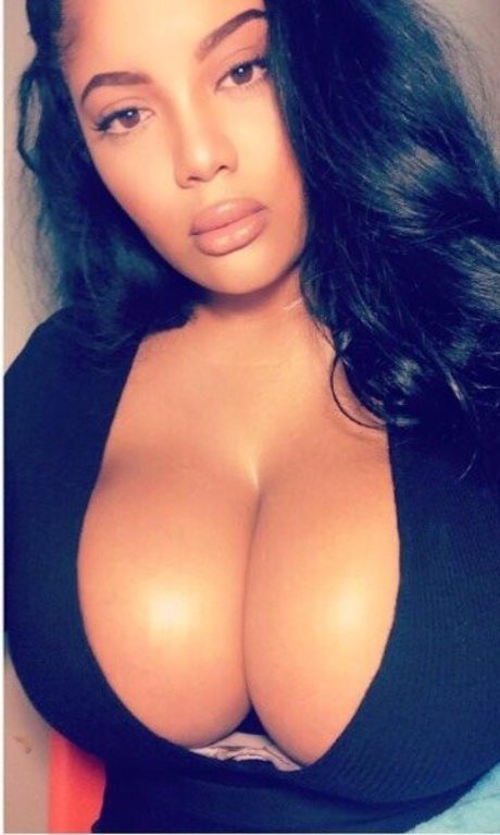 Gabrielle Logan estrella del arte fotos