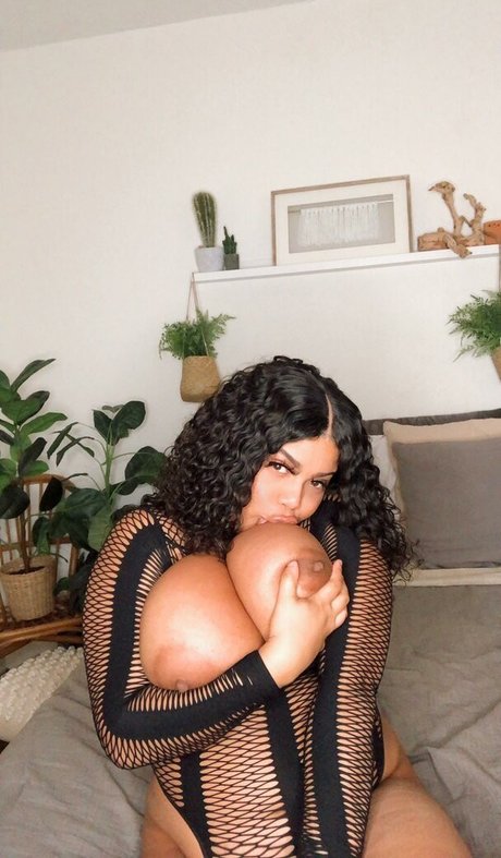 Gabrielle Logan modèle sympa img