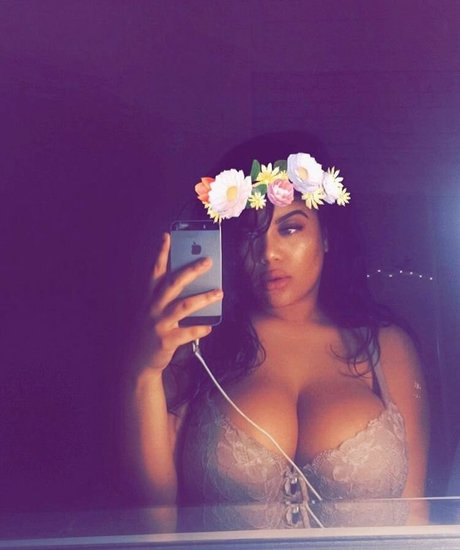 Gabrielle Logan sexe star photos