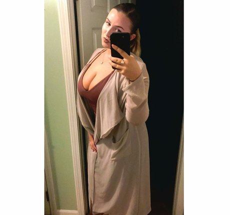 Lizzy Maguire modelo desnuda galería