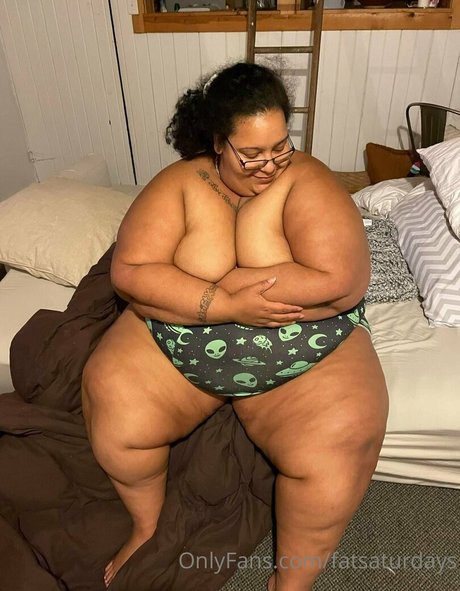 fatsaturdays modèle adulte img