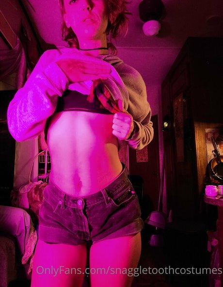 snaggletoothcostumes desnudos de estrellas fotos