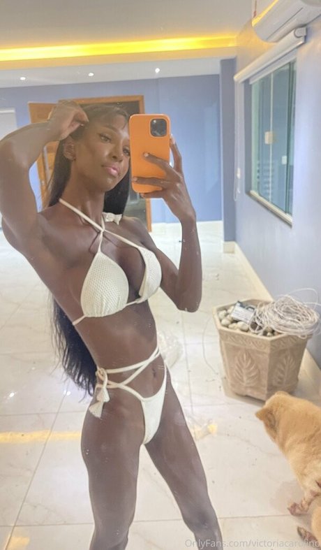 victoriacarolino nus étoiles archive