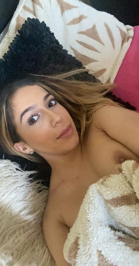 seenaughtynadia actriz libre imágenes