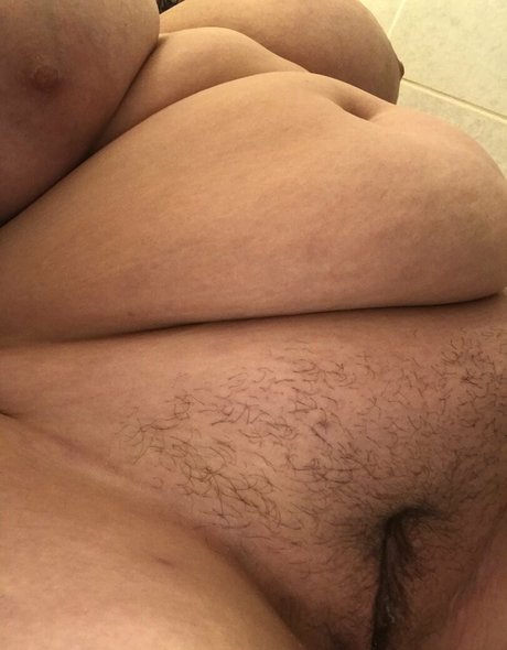 emiscutie hermosa modelo galerías