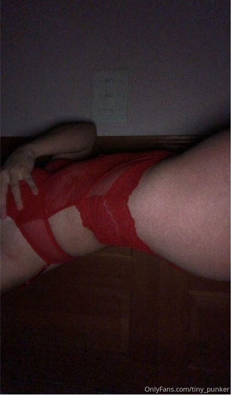 tiny punker estrella porno desnuda foto