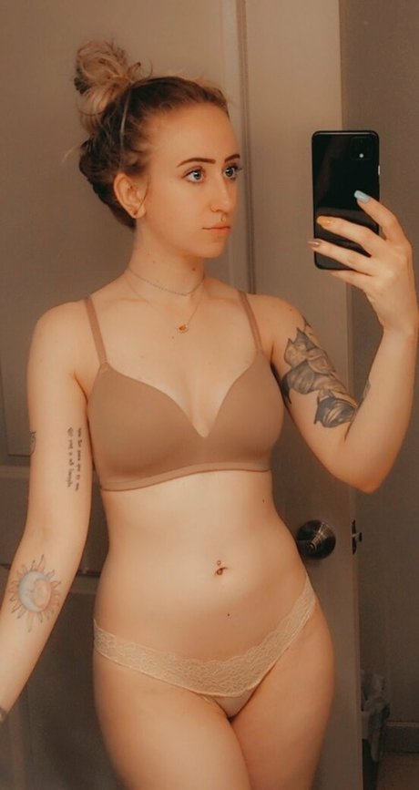 blamevalerie modelo desnudos foto