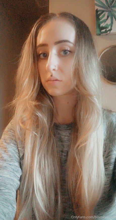 blamevalerie modelo de alta definición galerías