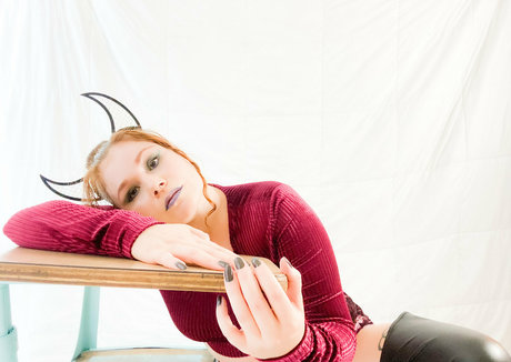 split girl modelo desnudos galerías