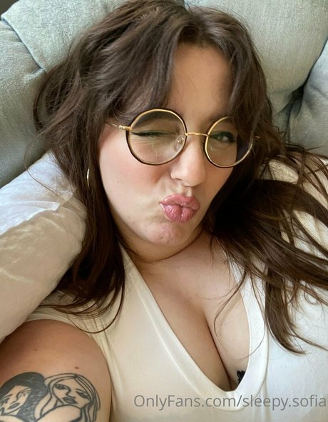 sleepy sofia modèle porno image