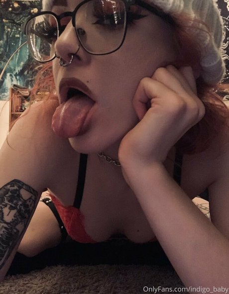 indigo baby modelo atractivo imágenes