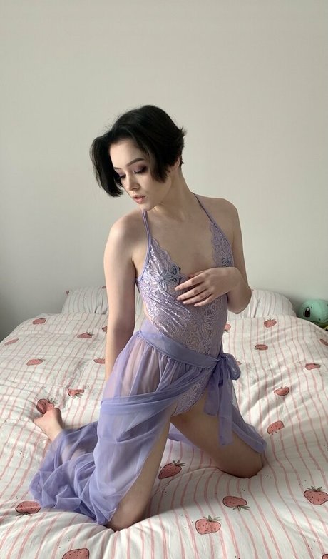Breadboodle sexy actress images