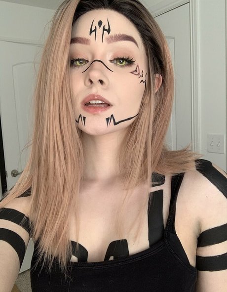 Breadboodle desnudos de modelos fotos