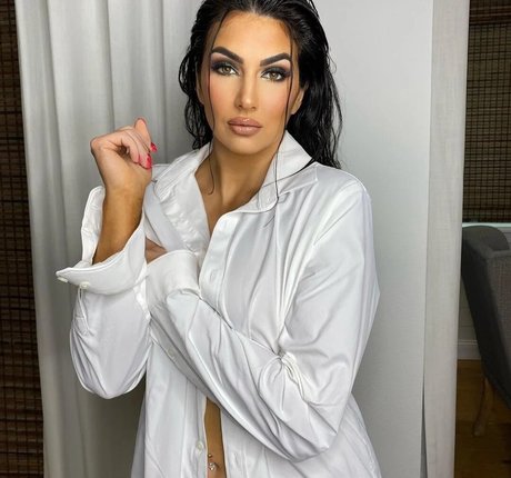 Billie Kay modèles nus archive