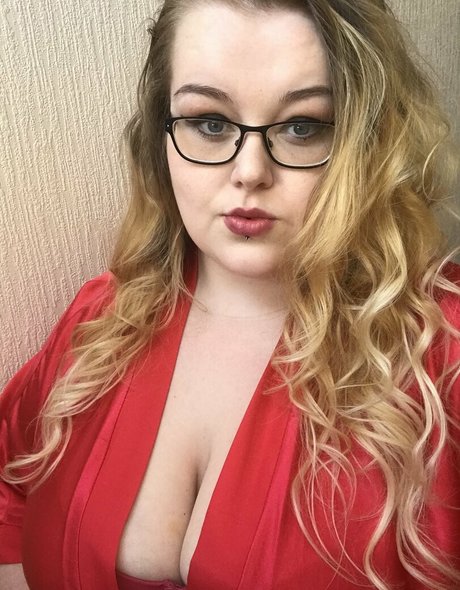 obeymisselle actriz adulta fotos