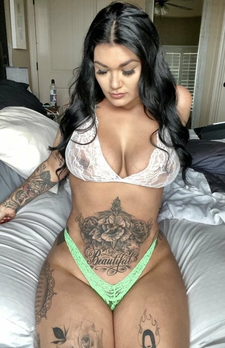 tatted baddie69 estrella adulta foto