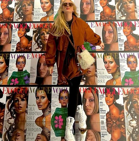 Kathryn Newton actriz de arte fotos