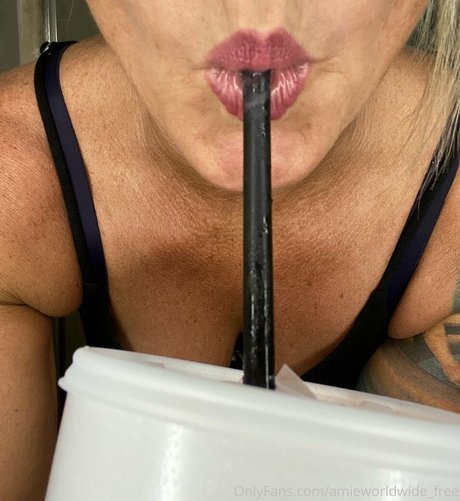 Hermana desnuda onlyfans desnudo caliente imagen