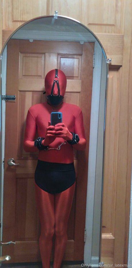 sir latexman bonita actriz foto