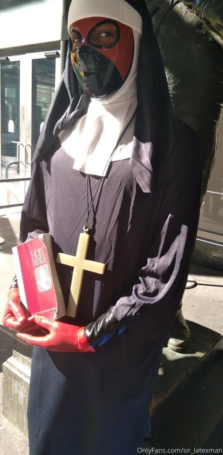 sir latexman estrella bonita galerías