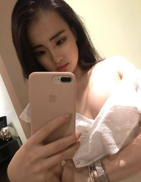 joonikimx model nude gallery