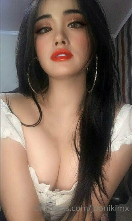 joonikimx pretty pornstar picture