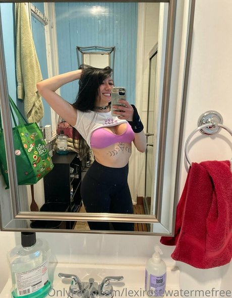 lexirosewatermefree modelo agradable imágenes