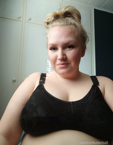 swedishbutterball estrella porno atractiva imágenes