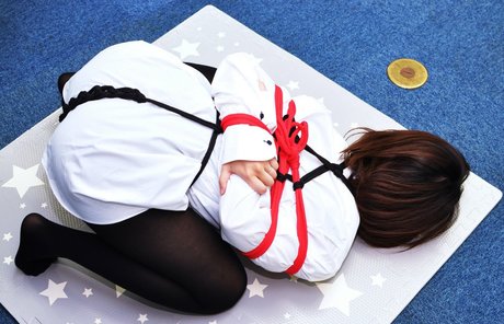 Minori Natsume actriz atractiva archivo