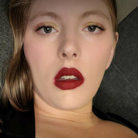 Liz Wispers ASMR best actress pictures