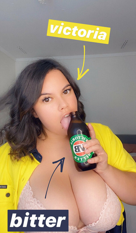 Nerd nugget estrella porno desnuda archivo