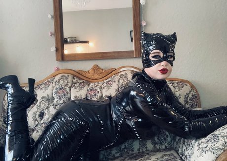 lesbian orgy onlyfans nudes image