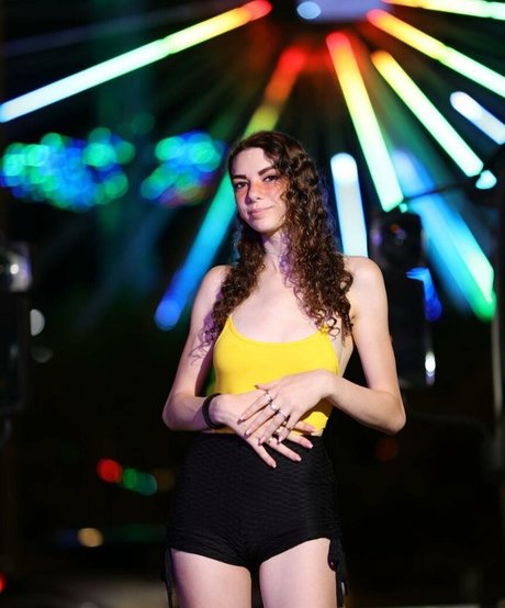 Eden Ayalon étoile adulte photos