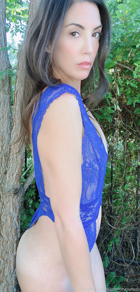 iamnotyoursub star nude images