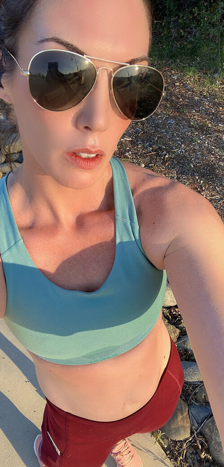 iamnotyoursub modelo atractivo fotos