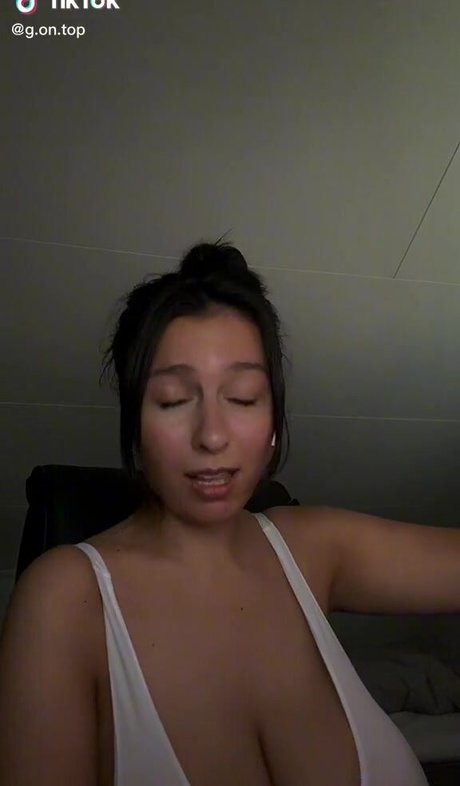 Gulia actriz caliente fotos