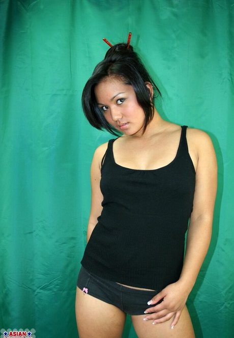 Lana Violet étoile érotique img