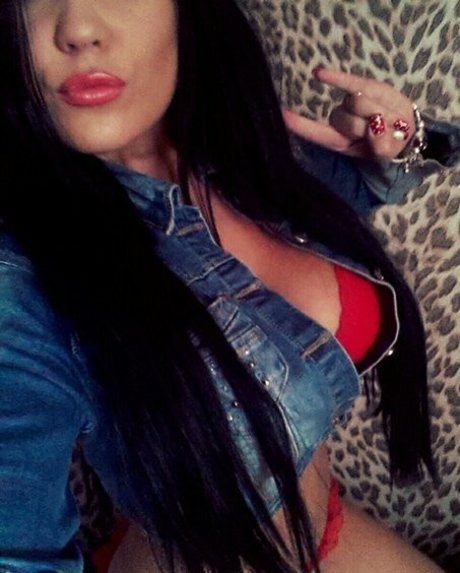 Marina Burnashova arte estrella porno galerías