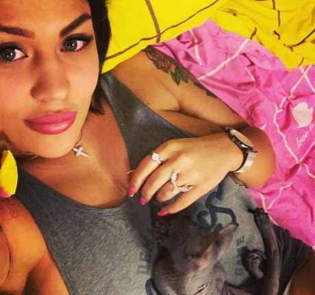 Marina Burnashova actrice nue archive