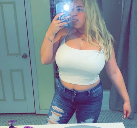 Amberly modelo agradable archivo