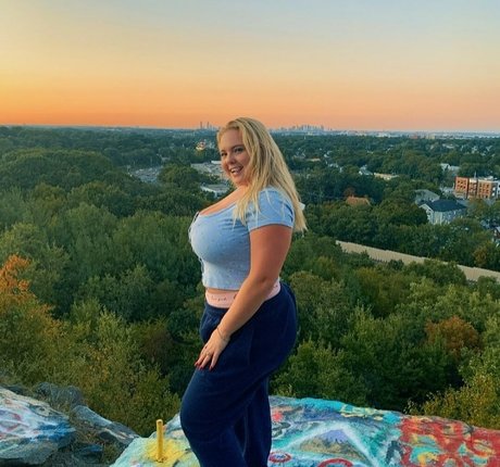 Amberly étoile nue galeries