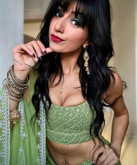 Aaliyah Yasin bonita modelo recopilación