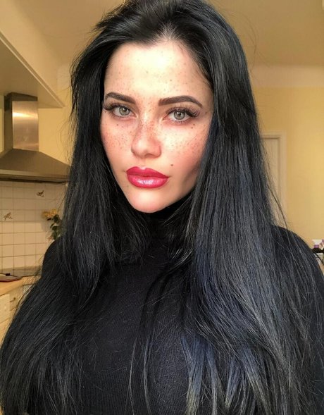 Aurore Pariente pretty star pic