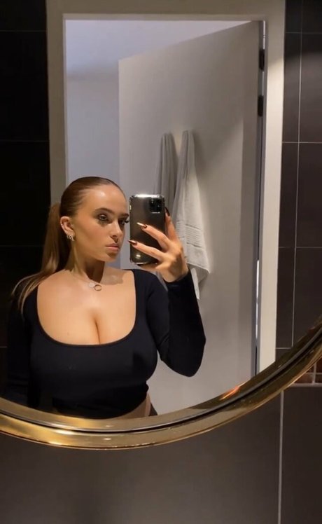 Laura Svensson star du porno en haute qualité archive